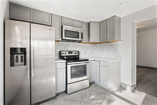 7818 Saint Lawrence Ave, Swissvale, PA 15218