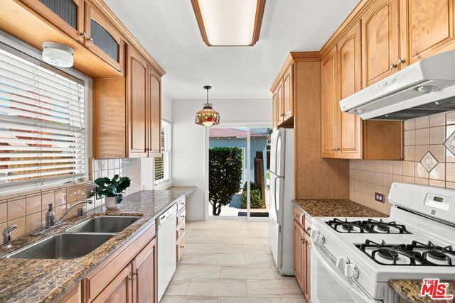 801 W Columbia Street, Long Beach, CA 90806