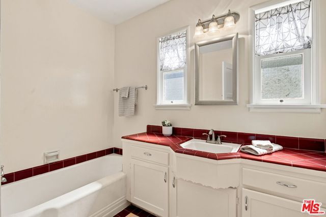 801 W Columbia Street, Long Beach, CA 90806