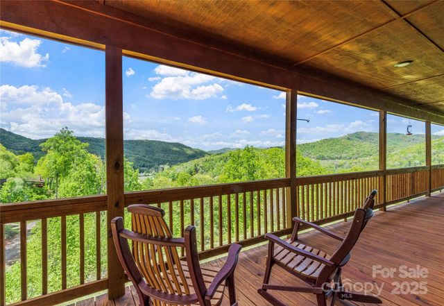 370 Appaloosa Trail, Burnsville, NC 28714