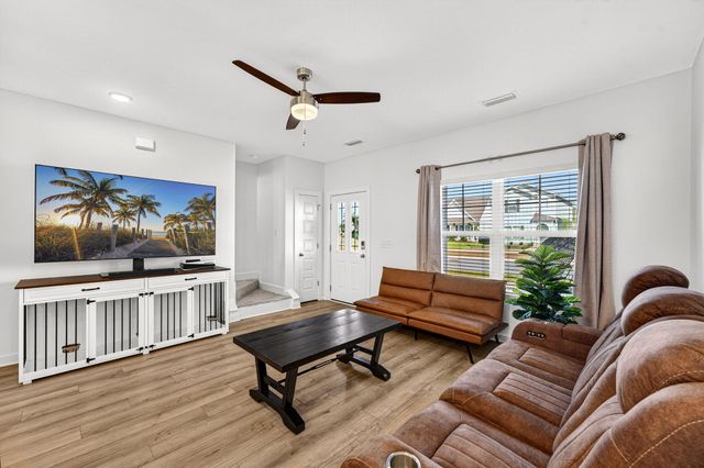 352 Arrowwood Boulevard, Freeport, FL 32439