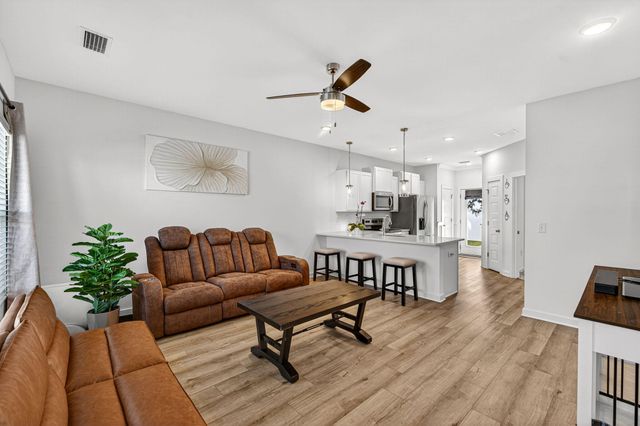 352 Arrowwood Boulevard, Freeport, FL 32439