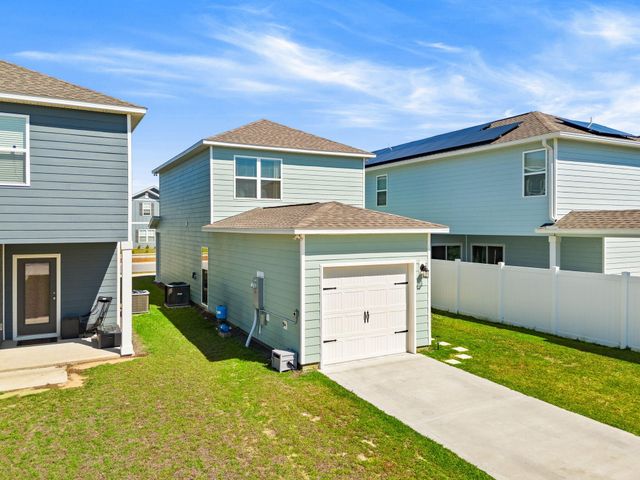352 Arrowwood Boulevard, Freeport, FL 32439