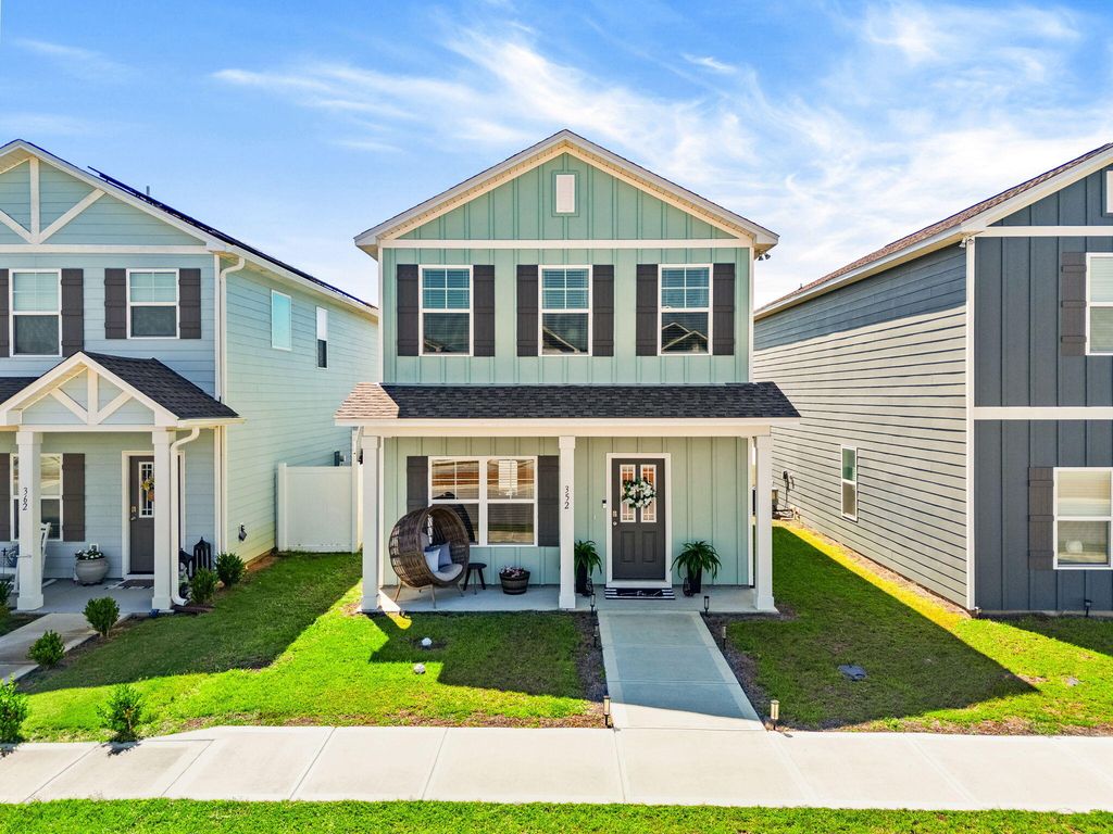 352 Arrowwood Boulevard, Freeport, FL 32439