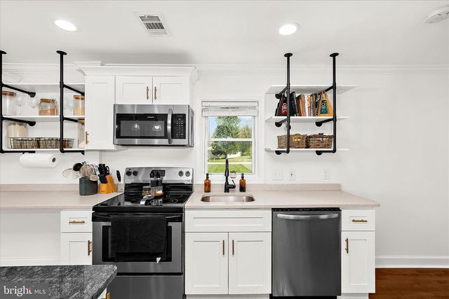 7604 POST RD, Hanover, MD 21076