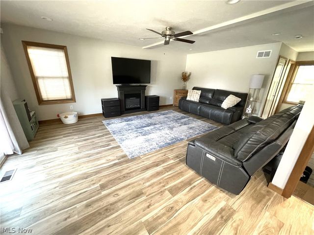 234 E Ohio Avenue, Dover, OH 44622