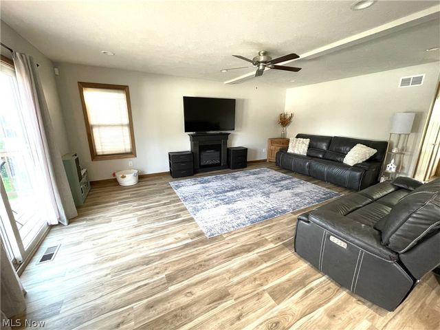 234 E Ohio Avenue, Dover, OH 44622