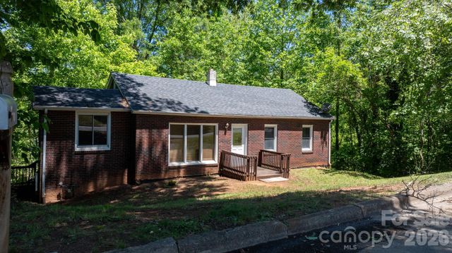 722 E F Street, Newton, NC 28658
