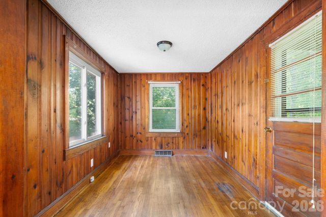 722 E F Street, Newton, NC 28658
