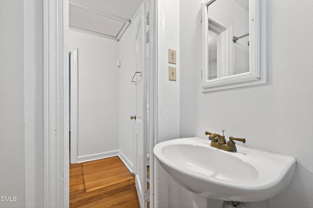 2316 Bedford Avenue, Raleigh, NC 27607