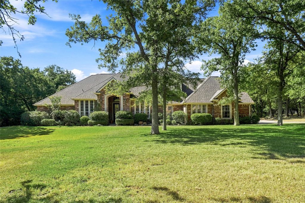 676 Boling Ranch Road, Azle, TX 76020 — exterior