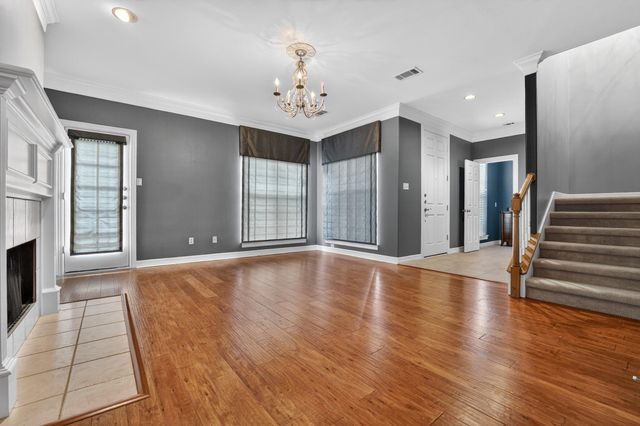 4010 Long Champ DR 22, Austin, TX 78746