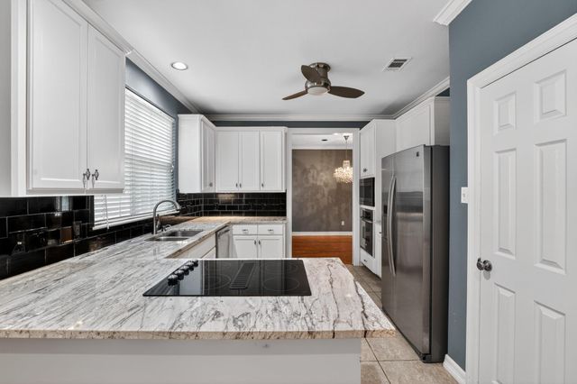 4010 Long Champ DR 22, Austin, TX 78746