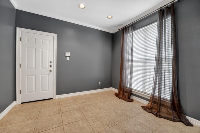 4010 Long Champ DR 22, Austin, TX 78746