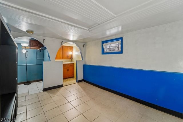 406 3Rd Ave W, Newark City, NJ 07107