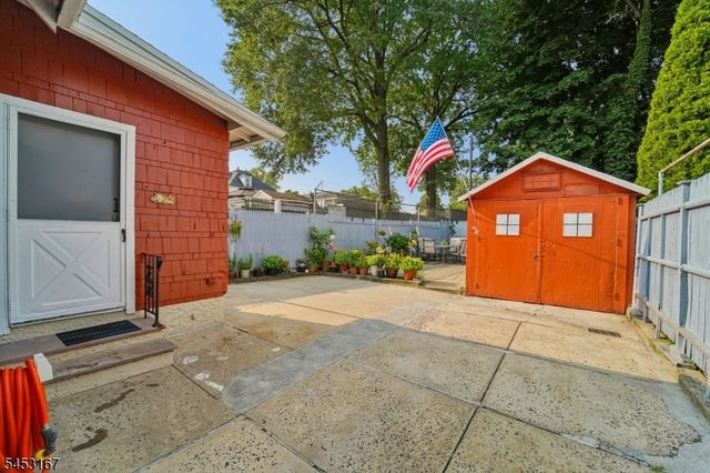406 3Rd Ave W, Newark City, NJ 07107