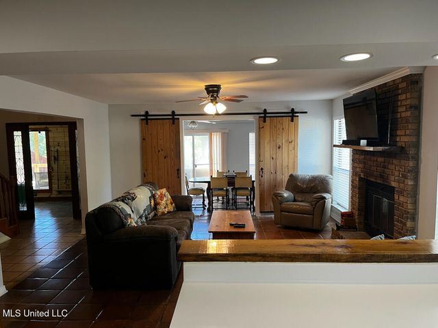 1836 E Lakeshore Drive, Carriere, MS 39426