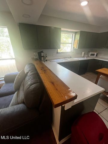 1836 E Lakeshore Drive, Carriere, MS 39426