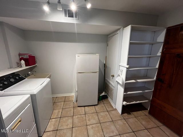 1836 E Lakeshore Drive, Carriere, MS 39426