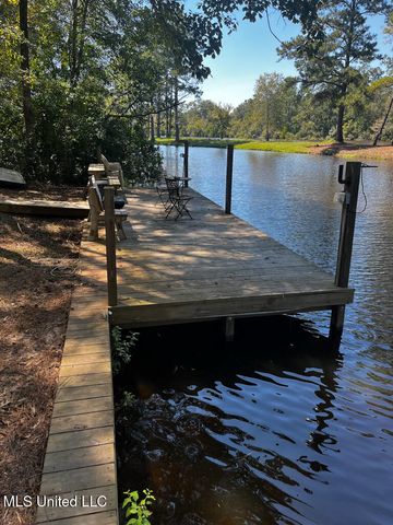 1836 E Lakeshore Drive, Carriere, MS 39426