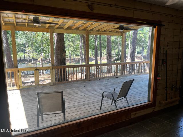 1836 E Lakeshore Drive, Carriere, MS 39426