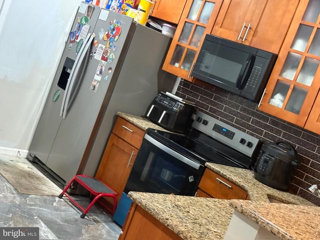 6116 OXFORD ST W, Philadelphia, PA 19151