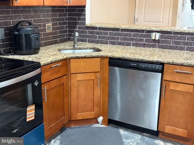 6116 OXFORD ST W, Philadelphia, PA 19151