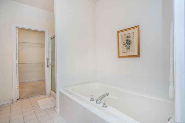 28 Meadowview Court 28, Canton, CT 06019