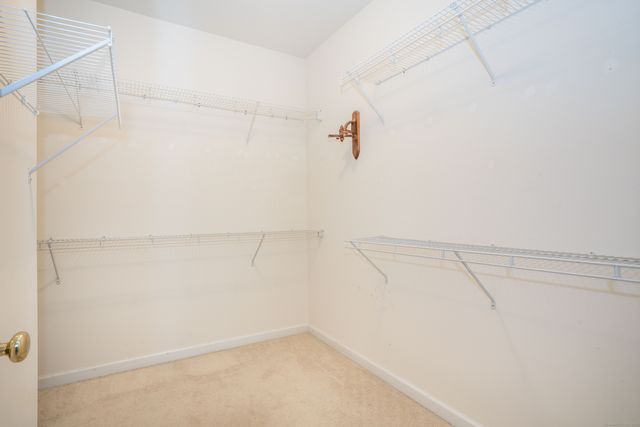 28 Meadowview Court 28, Canton, CT 06019