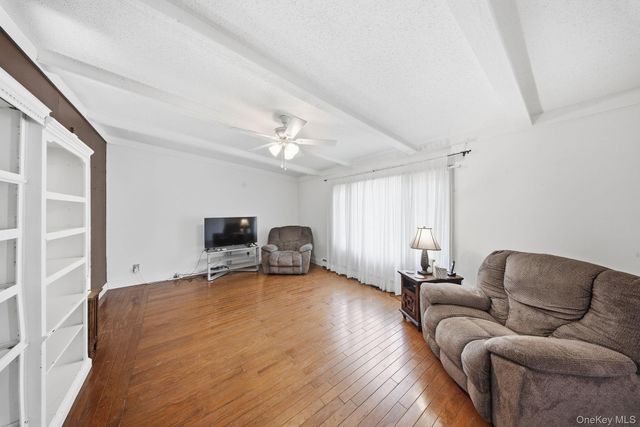 20 Winding Hills Drive, Florida, NY 10921