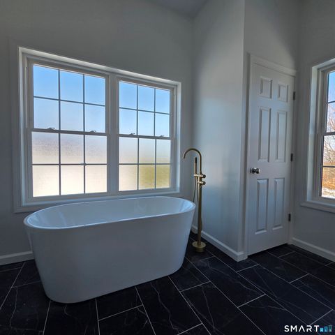 15 Martins Manor, Manchester, CT 06040