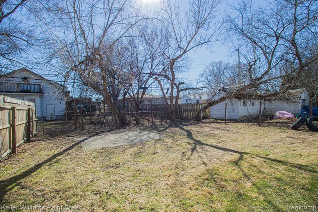 8284 Dodge Avenue, Warren, MI 48089