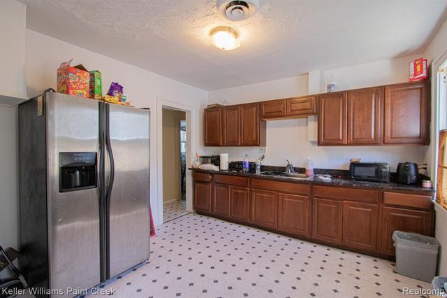 8284 Dodge Avenue, Warren, MI 48089