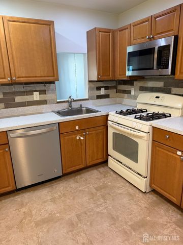 123 Chariot Court, Piscataway, NJ 08854