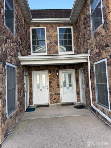 123 Chariot Court, Piscataway, NJ 08854