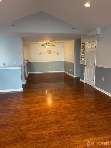 123 Chariot Court, Piscataway, NJ 08854