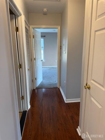 123 Chariot Court, Piscataway, NJ 08854