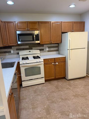 123 Chariot Court, Piscataway, NJ 08854