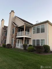 123 Chariot Court, Piscataway, NJ 08854