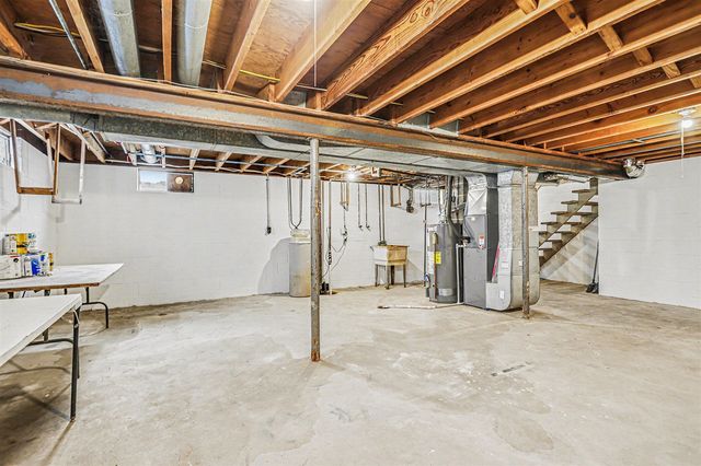 10809 N 12th Street, Plainwell, MI 49080