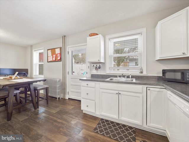 133 N CHURCH ST, Waynesboro, PA 17268