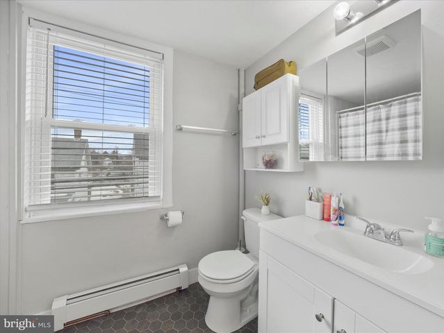 133 N CHURCH ST, Waynesboro, PA 17268