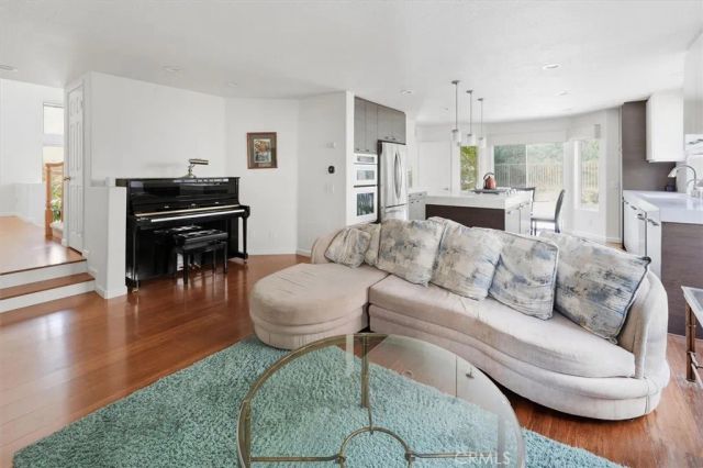23029 Weymouth Place, Valencia, CA 91354