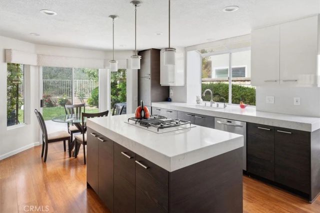 23029 Weymouth Place, Valencia, CA 91354