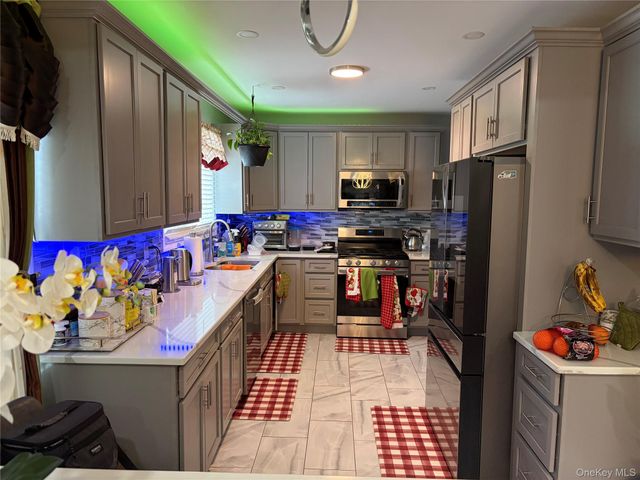 2518 Deerfield Road, Far Rockaway, NY 11691