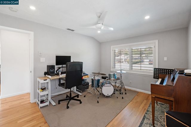 2420 Doidge Ave, Pinole, CA 94564