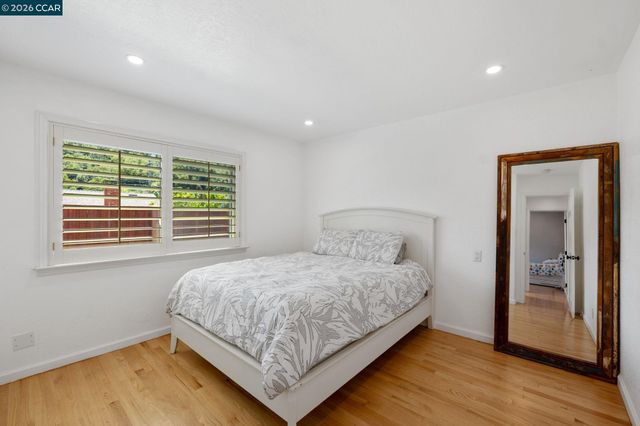 2420 Doidge Ave, Pinole, CA 94564