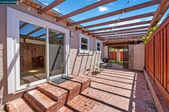 2420 Doidge Ave, Pinole, CA 94564