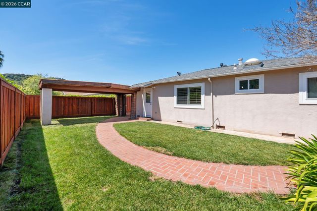 2420 Doidge Ave, Pinole, CA 94564