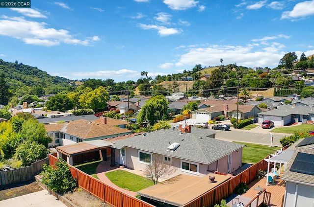 2420 Doidge Ave, Pinole, CA 94564